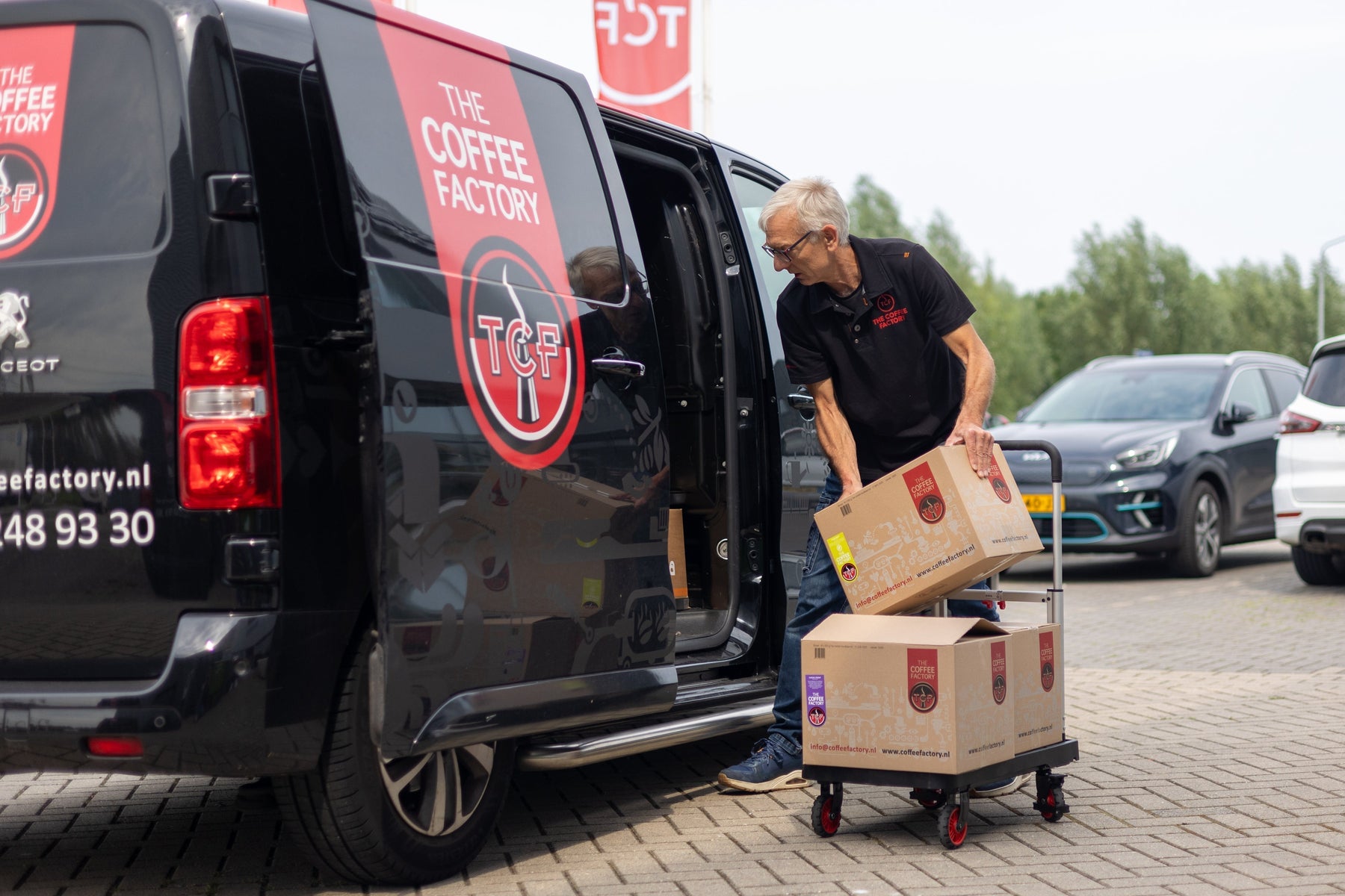Belangrijke Mededeling: Wij zijn niet geliëerd aan ander koffiebedrijf
