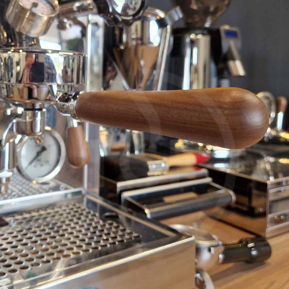 Handvat M12 Walnoot - toegepast | The Coffee Factory (TCF)