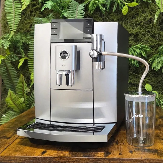 JURA E8 Demo uit 2025 [ED]