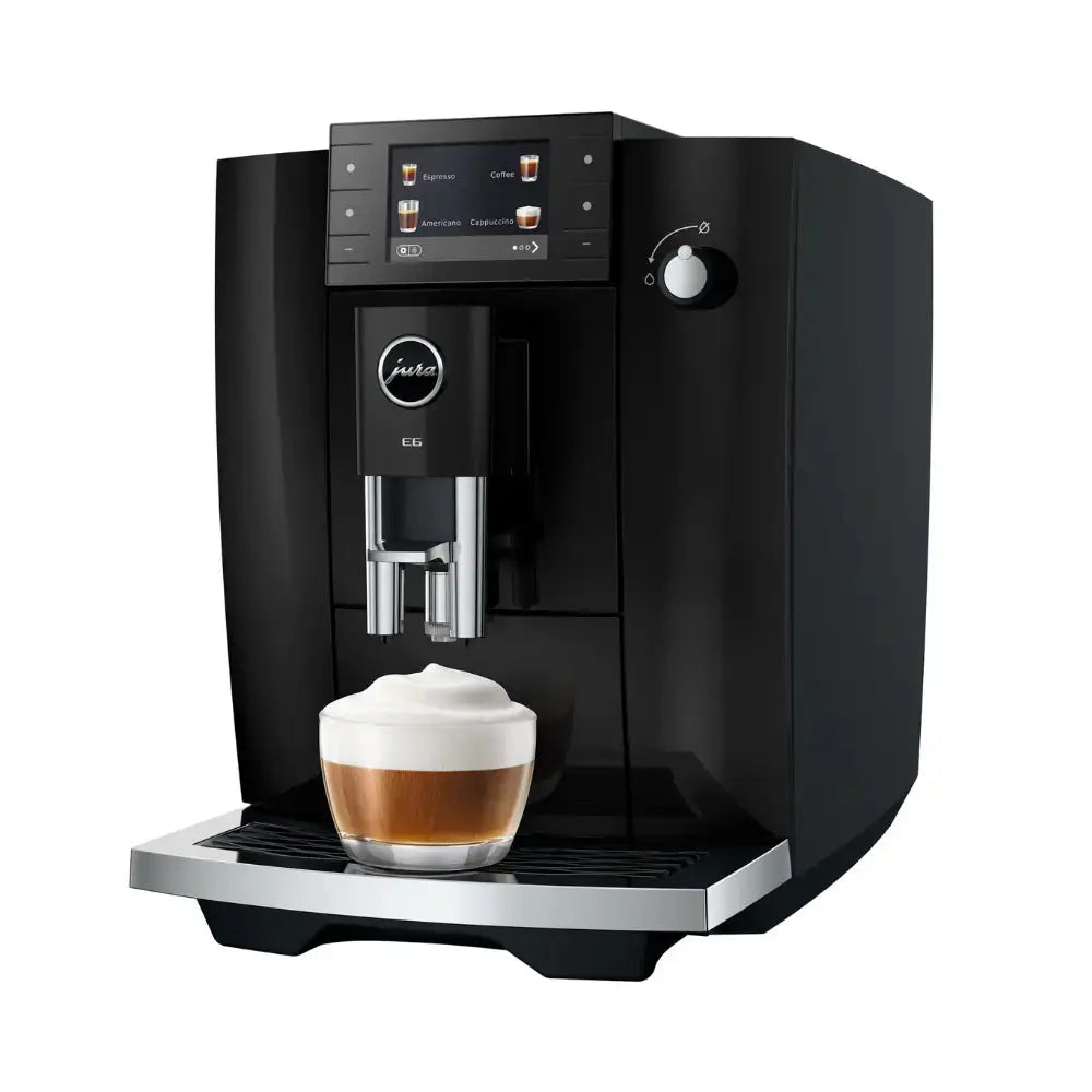 De nieuwe JURA E6 staat in onze showroom